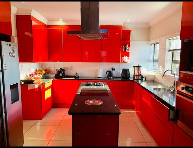 6 BEDROOM HOUSE FOR SALE IN SAVANNAH COUNTRY ESTATE